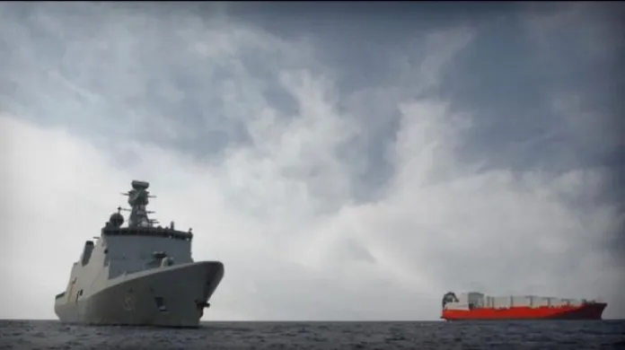 Dánská loď odvezla syrskou chemii vstříc jejímu zničení