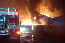 V Napajedlech hořel sklad, hasiči vyhlásili druhý stupeň poplachu