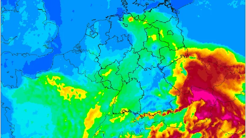 Příklad modelového výstupu parametru CAPE – konvektivní dostupná potenciální energie. Její zvýšené hodnoty signalizují pravděpodobnost vývoje silné konvekce