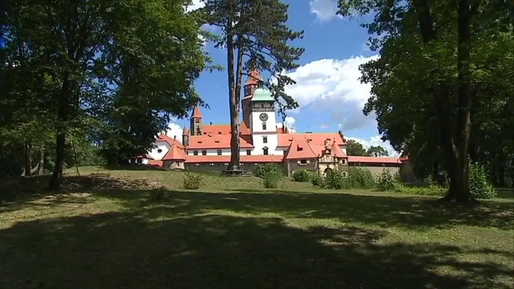 Hrad Bouzov