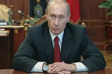 Putin chce být premiérem, ale jen „pod“ Medveděvem