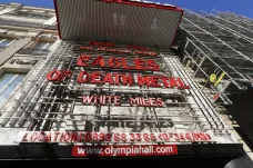 Eagles of Death Metal „dohrají“ v pařížské Olympii loňský tragicky přerušený koncert