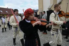 Mužské šavlové tance oživily slovácké Strání