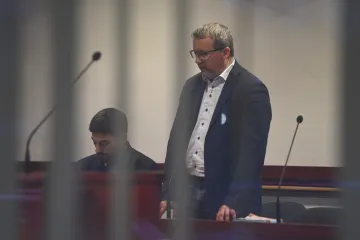 Soudce Kafka se přiznal k podvodu, píše iRozhlas