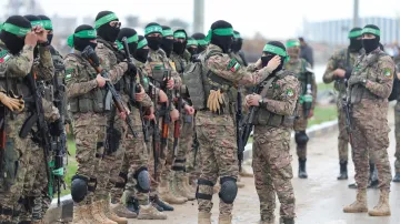 Teroristé z Hamásu na snímku z února 2025