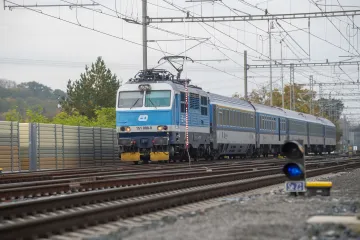 Provoz vlaků z Kolína do Velkého Oseka je obnoven