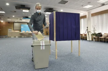 Senátní výbor kvůli korespondenční volbě nepodpořil volební novelu