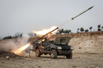 Raketový útok na čerpací stanici v Jemenu si vyžádal život nejméně sedmnácti lidí