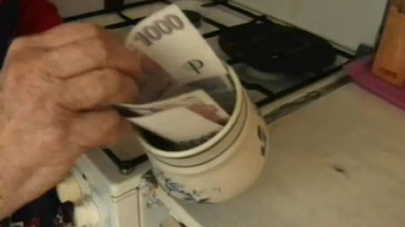 Důvěřivá seniorka přišla o šest tisíc korun