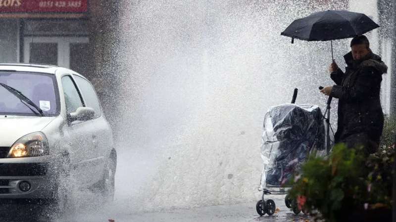 Superbouře v britském Liverpoolu