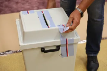 V Želízech na Mělnicku budou lidé volit znovu. O odstoupení kandidátů se dozvěděli ve volební místnosti