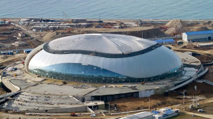Stavba stadionu Bolšoj Ice Palace v Soči