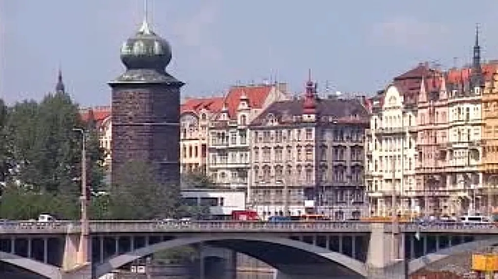 Nábřeží v Praze