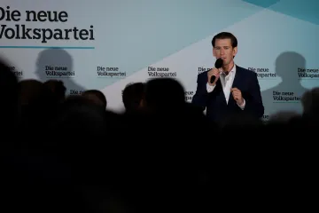 „Dostaneš všechno, co chceš.“ Delikátní textové zprávy boří Kurzův obraz „nového“ politika