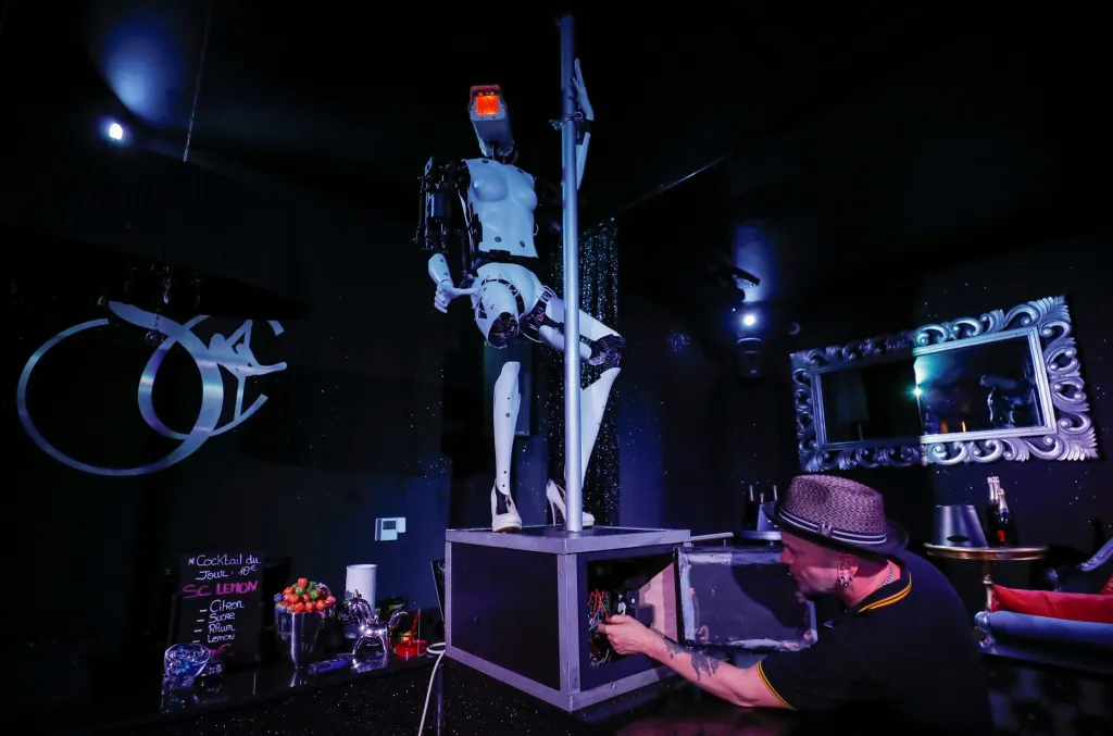 Robotí tanečnice Gilese Walkera