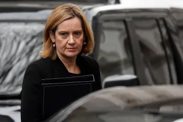 Ministryně Ruddová na protest proti Johnsonově „čistce“ rezignovala. Opouští i Konzervativní stranu 