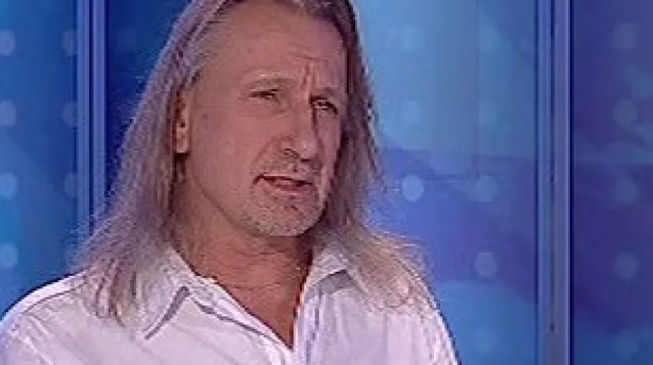 Předseda České asociace pro psychické zdraví Martin Jarolímek ve Studiu ČT24