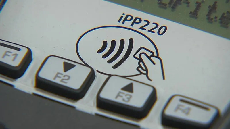 Bezkontaktní platební terminál