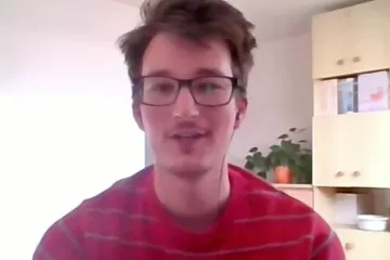 Rouška na veřejnosti byla tabu, teď ji mají skoro všichni, říká obyvatel uzavřeného Uničova