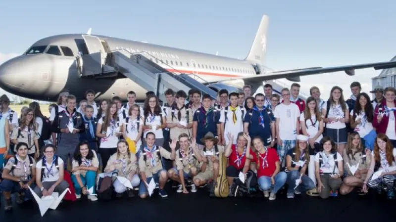 Události: Skauti odlétají vládním speciálem