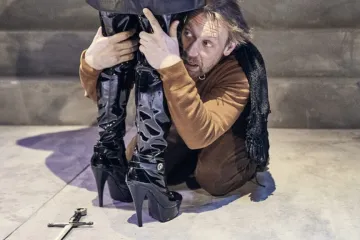 Venuše v kožichu vnáší k Bezručům erotické dusno