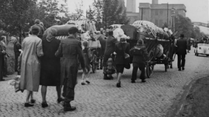Odsun Němců byl podle Čechů spravedlivá odplata, násilí ne