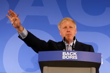 „Ať máme jasno. Neprosazuji brexit bez dohody.“ Johnson zahájil kampaň, chce nahradit Mayovou