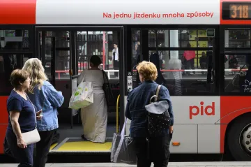 Středočeský a Jihočeský kraj od července propojí své dopravní systémy