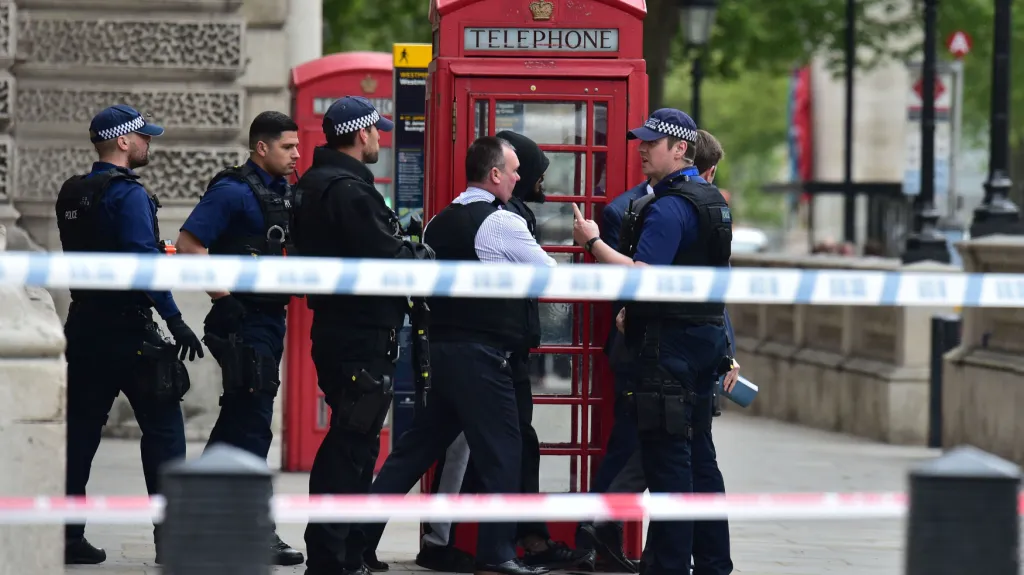 Policie v Londýně zadržela podezřelého muže
