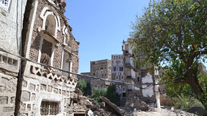 Zničené čtvrti metropole Saná
