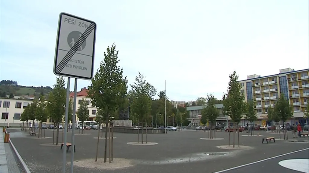 Lidem se náměstí po rekonstrukci nelíbilo