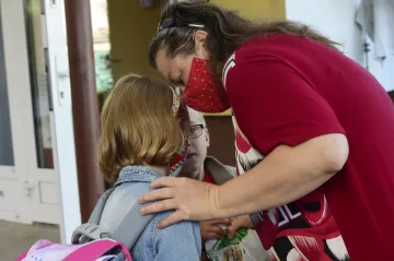 Také první stupeň základních škol přejde od středy na dálkovou výuku. S jeho návratem do tříd se počítá 2. listopadu
