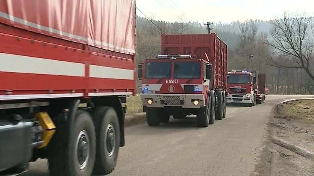 Hasičské vozy poslouží k převozu munice