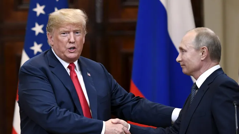 Donald Trump a Vladimir Putin na bilaterálním summitu v Helsinkách 16.7. 2018