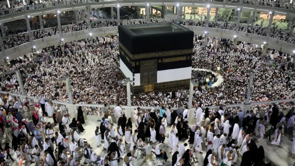 Miliony muslimů znovu míří do Mekky