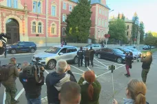Kriminalisté v případu vraždy Kuciaka zajistili přes 570 stop, z domu Zsuzsové odnesli tři tašky dokumentů