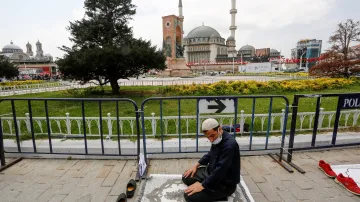 Otevření mešity na Taksimu