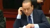 Ustojí Berlusconi hlasování o důvěře?
