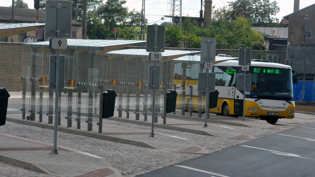 Řidiči autobusů ve Znojmě zatím stávkovat nebudou