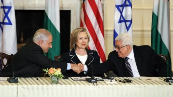 Benjamin Netanjahu, Hillary Clintonová a Mahmúd Abbás