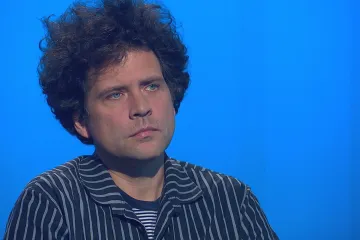 Sklo musíte zkrotit, říká designér Maxim Velčovský