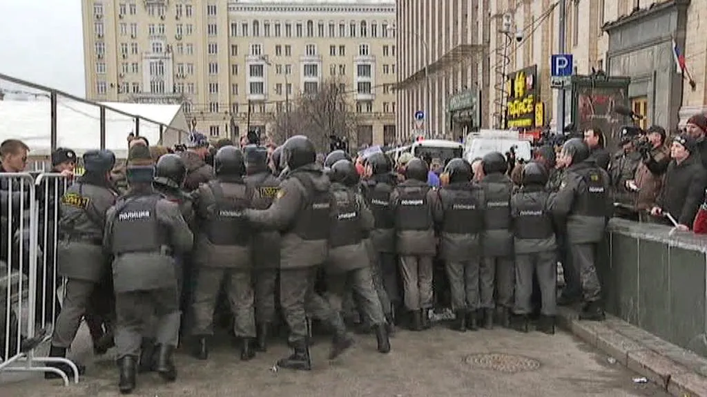 Zásah ruské policie proti demonstrantům