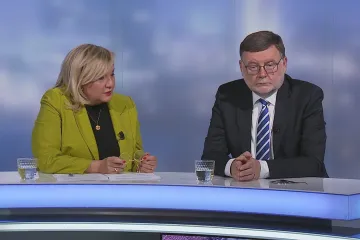 Růst příjmů domácností je pozitivnější, než jsme čekali, řekl Stanjura. Podle Schillerové není důvod k oslavě