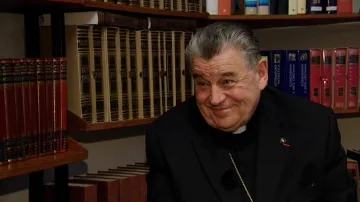 Kardinál Duka při rozhovoru pro ČT