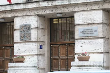 Soud zmírnil trest úředníkovi v kauze tendru na informační systém. Místo vězení dostal podmínku