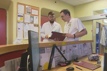 Příliš léků nebo špatná kombinace. S nastavením medikace pomáhají kliničtí farmaceuti