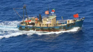 Loď čínských aktivistů mířící na ostrovy Senkaku/Tiao-jü-tchaj