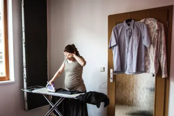 Cizinky uklízející české domácnosti mají často maturitu či diplom