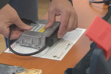 Auta mají černé skříňky. Dopravní experti je využívají k objasnění nehod