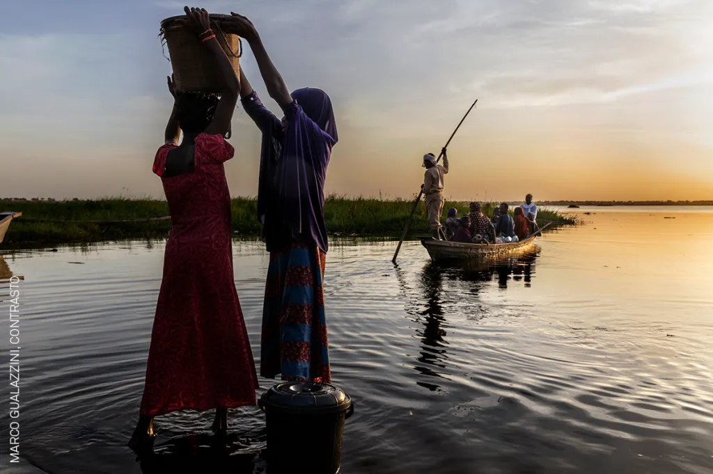 Nominace na vítěznou fotografickou sérii roku. Marco Gualazzini, Contrasto – Humanitární krize v okolí Čadského jezera, jehož plocha se za posledních šedesát let zmenšila o 90 procent
